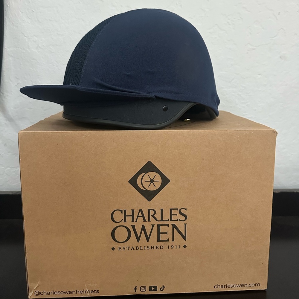 Charles Owen skull cap. (Harlow Luna white)
